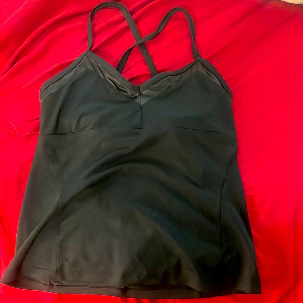 Alo workout top. Worn once. No signs of wear.